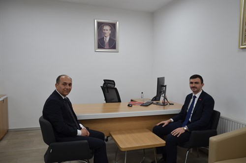 Kaymakamımız Sayın İbrahim PELİT, Ziraat Bankası Çeltik Şube Müdürü Serkan BİÇER'e Hayırlı Olsun Ziyaretinde Bulundu